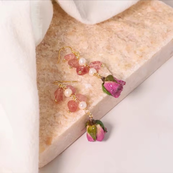 Pink Rosebud Drop Earrings
Romantic Boho Style - Picture 9 of 12